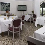 מלון Degli Ulivi 3*